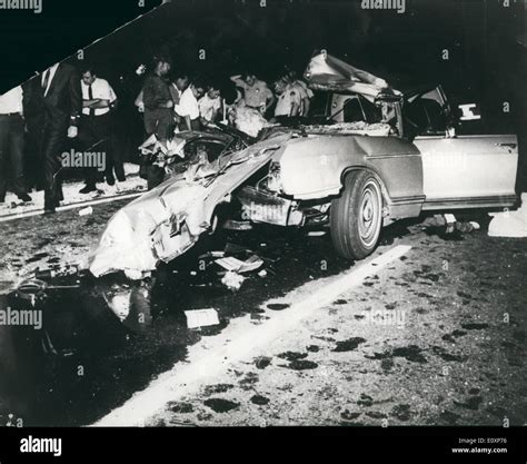 jane mansfield crash photos|American actress Jayne Mansfields wrecked car after the fatal...